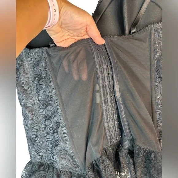 Dream Girl Plus Sized Bustier - Picture 4 of 12